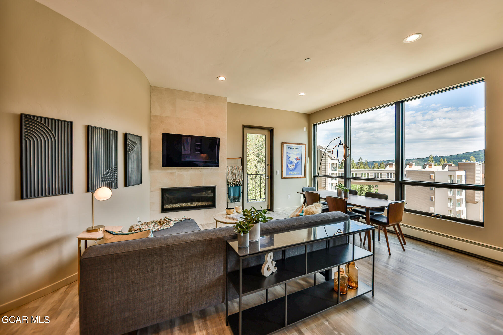 422 Iron Horse Way 301