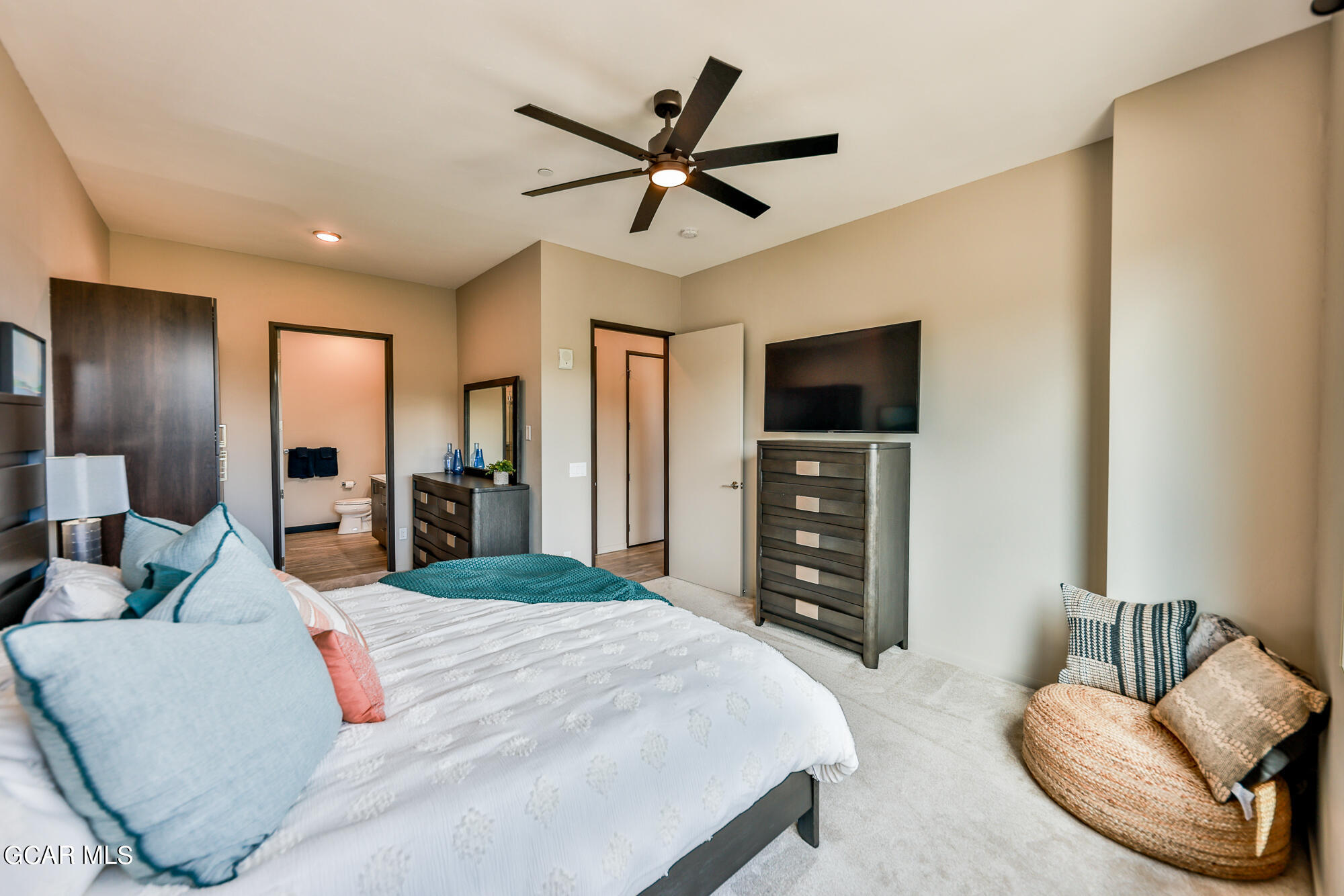 422 Iron Horse Way 301
