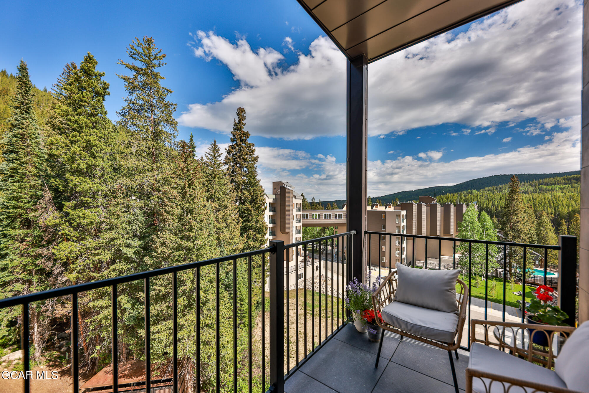 422 Iron Horse Way 301