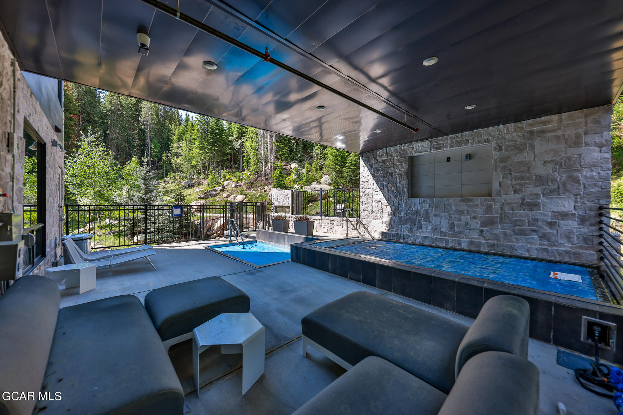 422 Iron Horse Way 301
