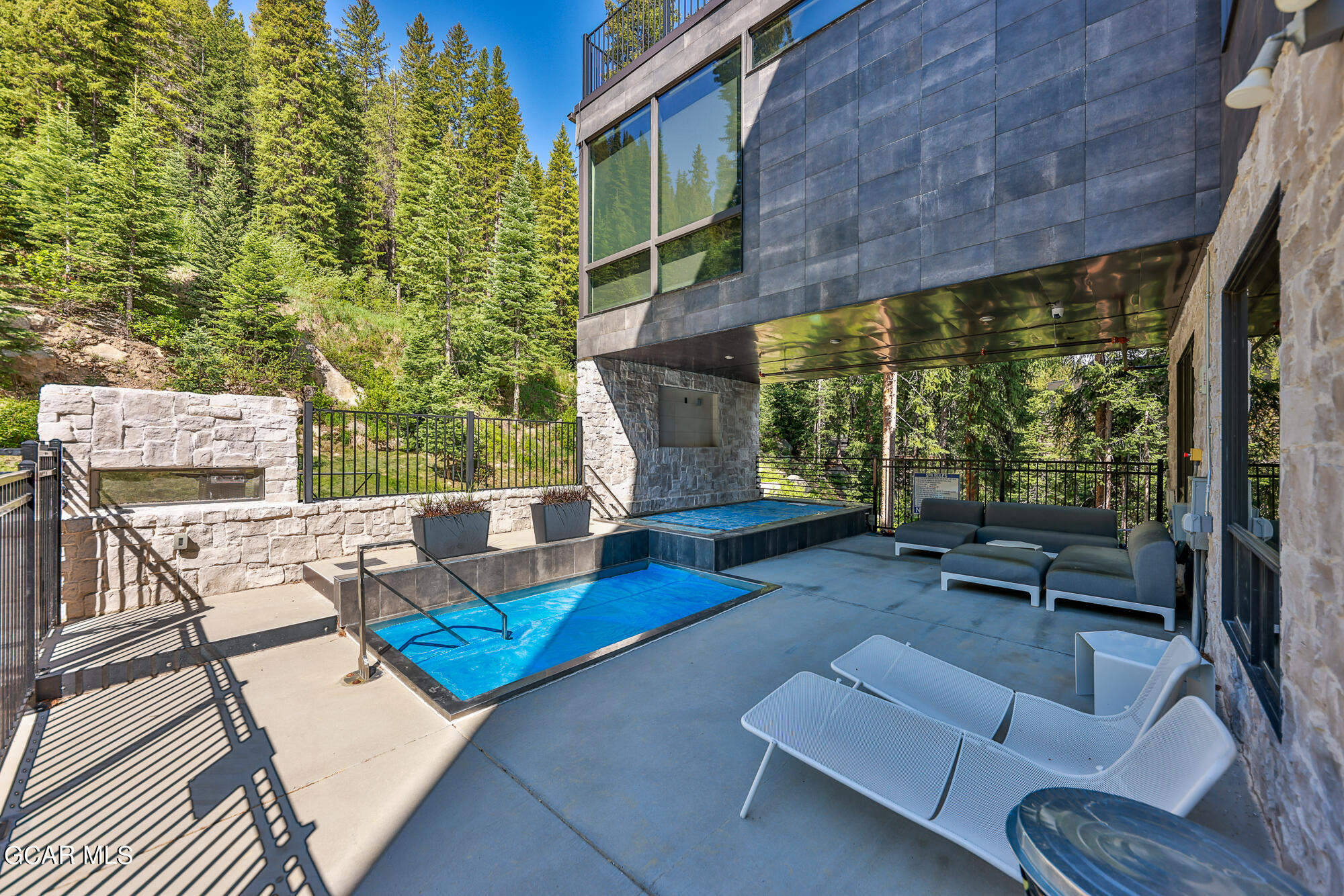 422 Iron Horse Way 301