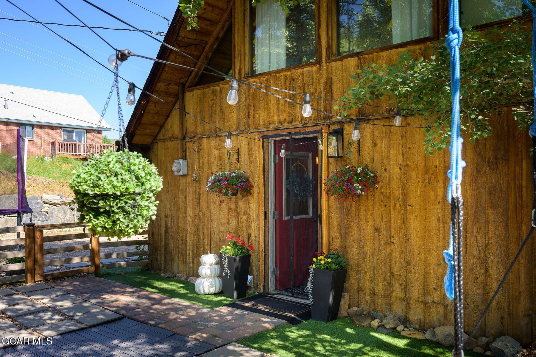 124 ROOSEVELT Avenue
