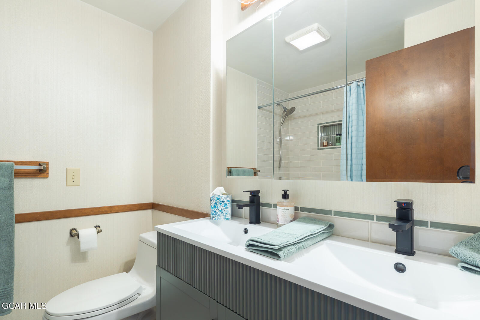 416 East Topaz Avenue