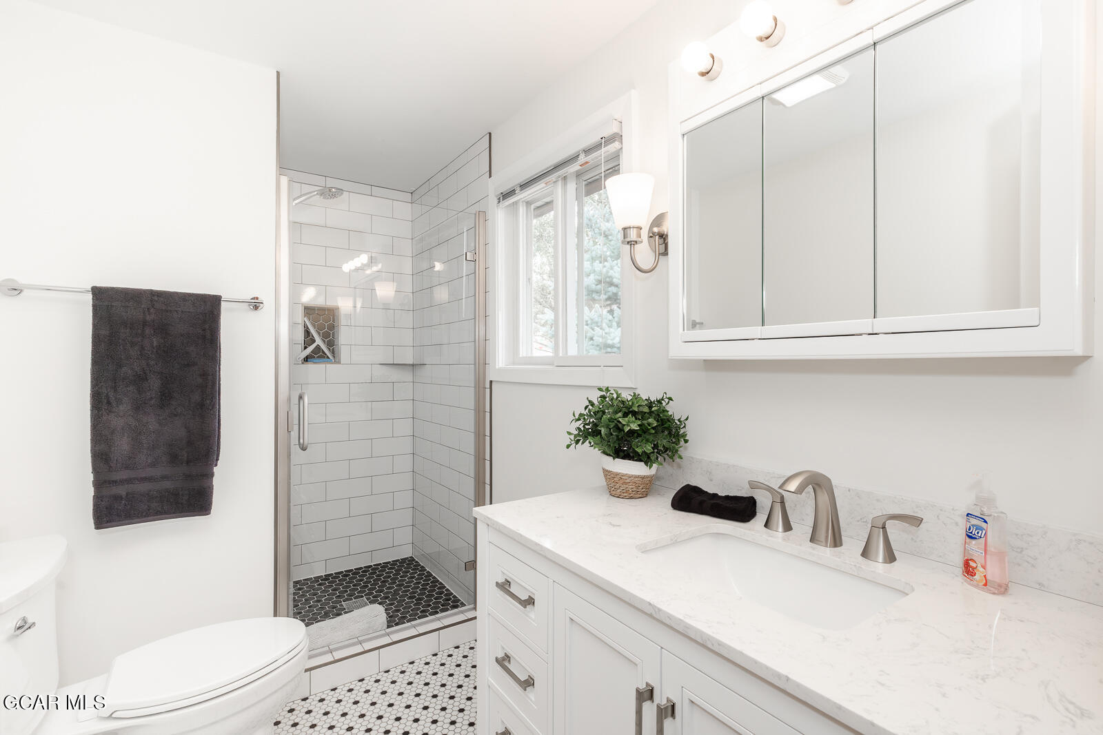 416 East Topaz Avenue