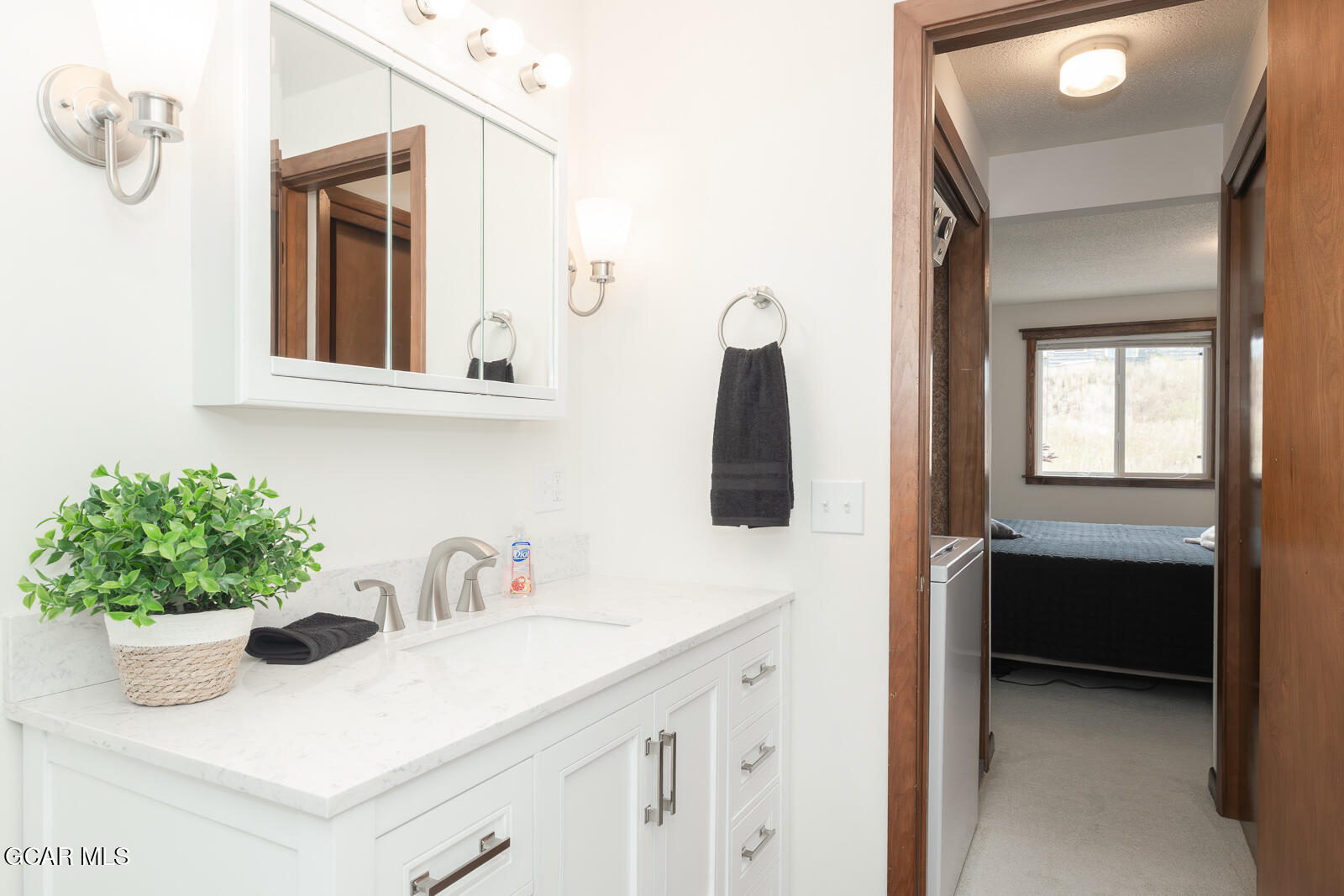 416 East Topaz Avenue