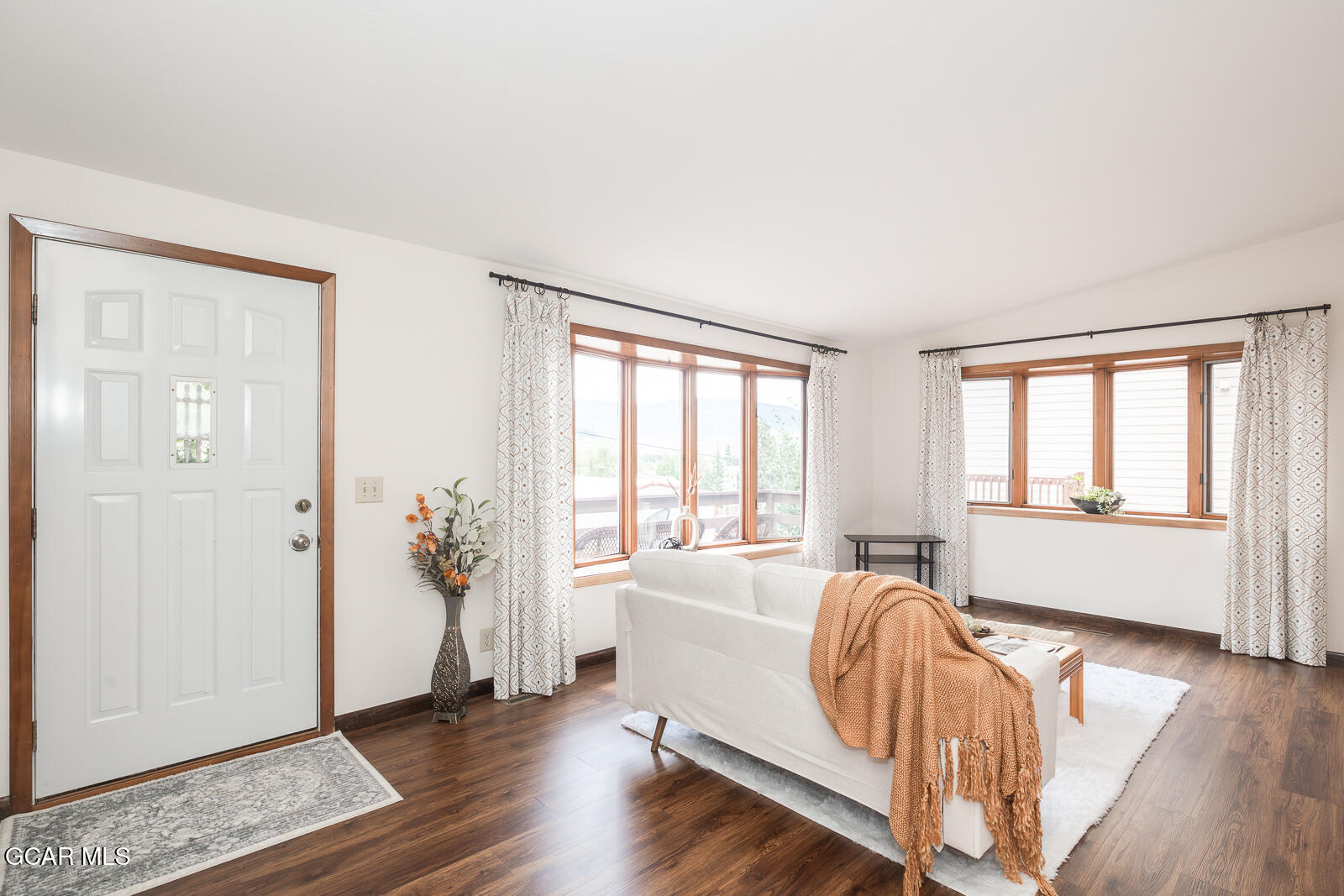 416 East Topaz Avenue