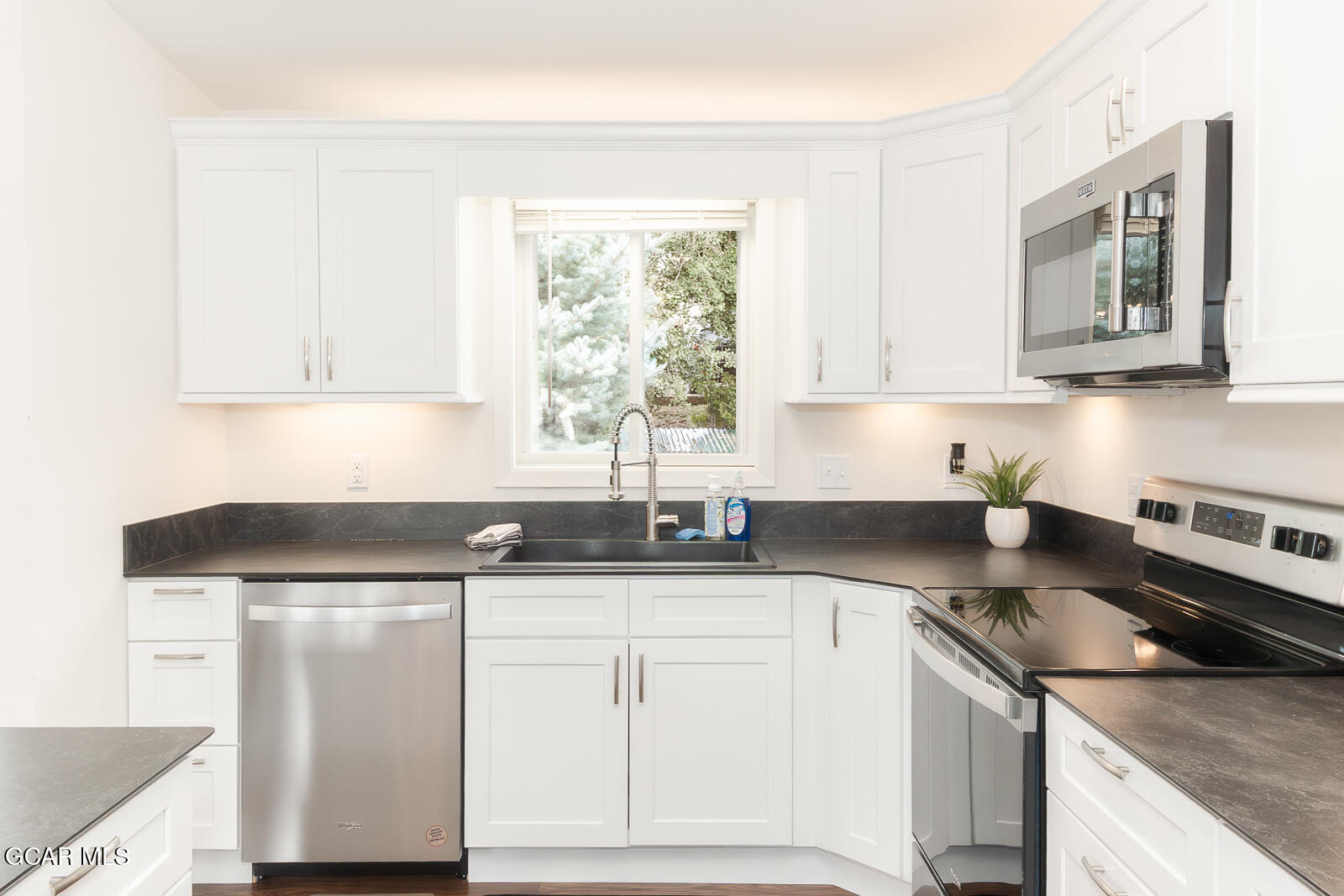 416 East Topaz Avenue