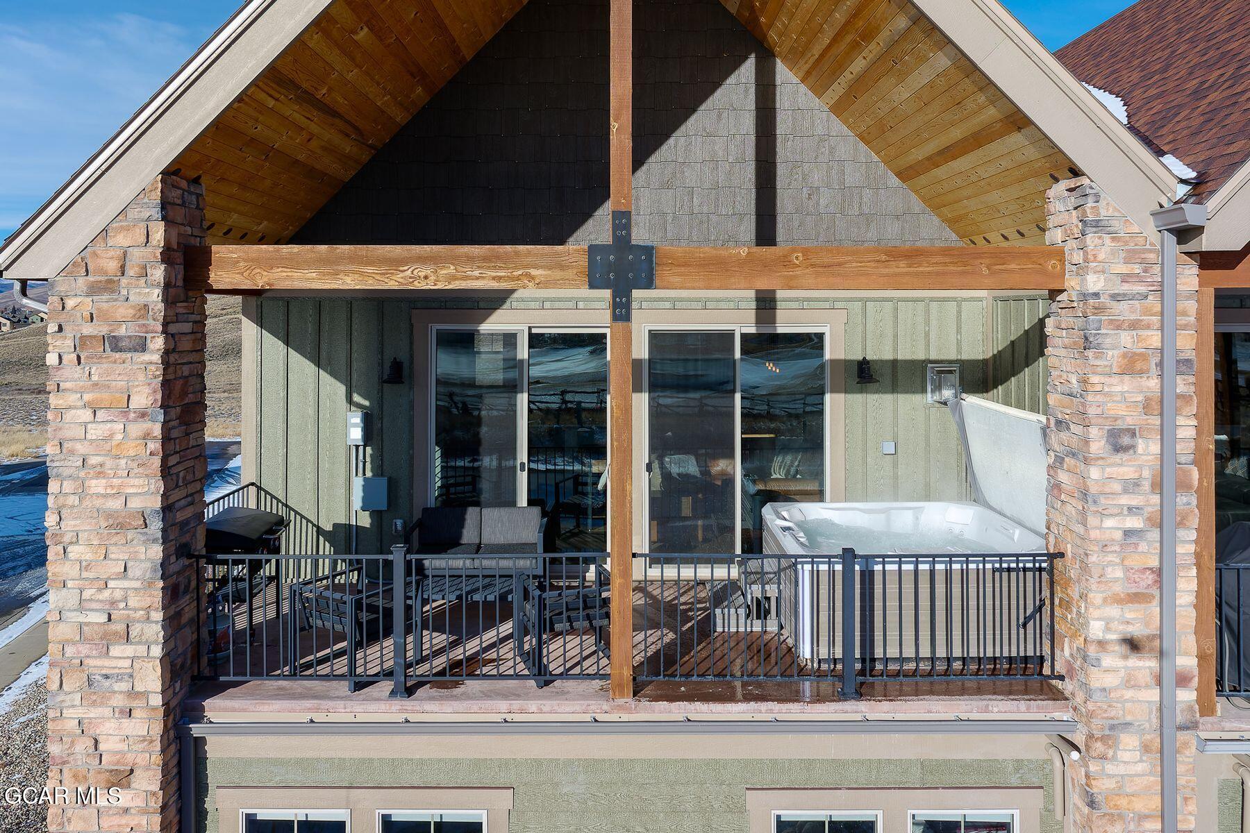 102 EAGLE RIDGE Drive