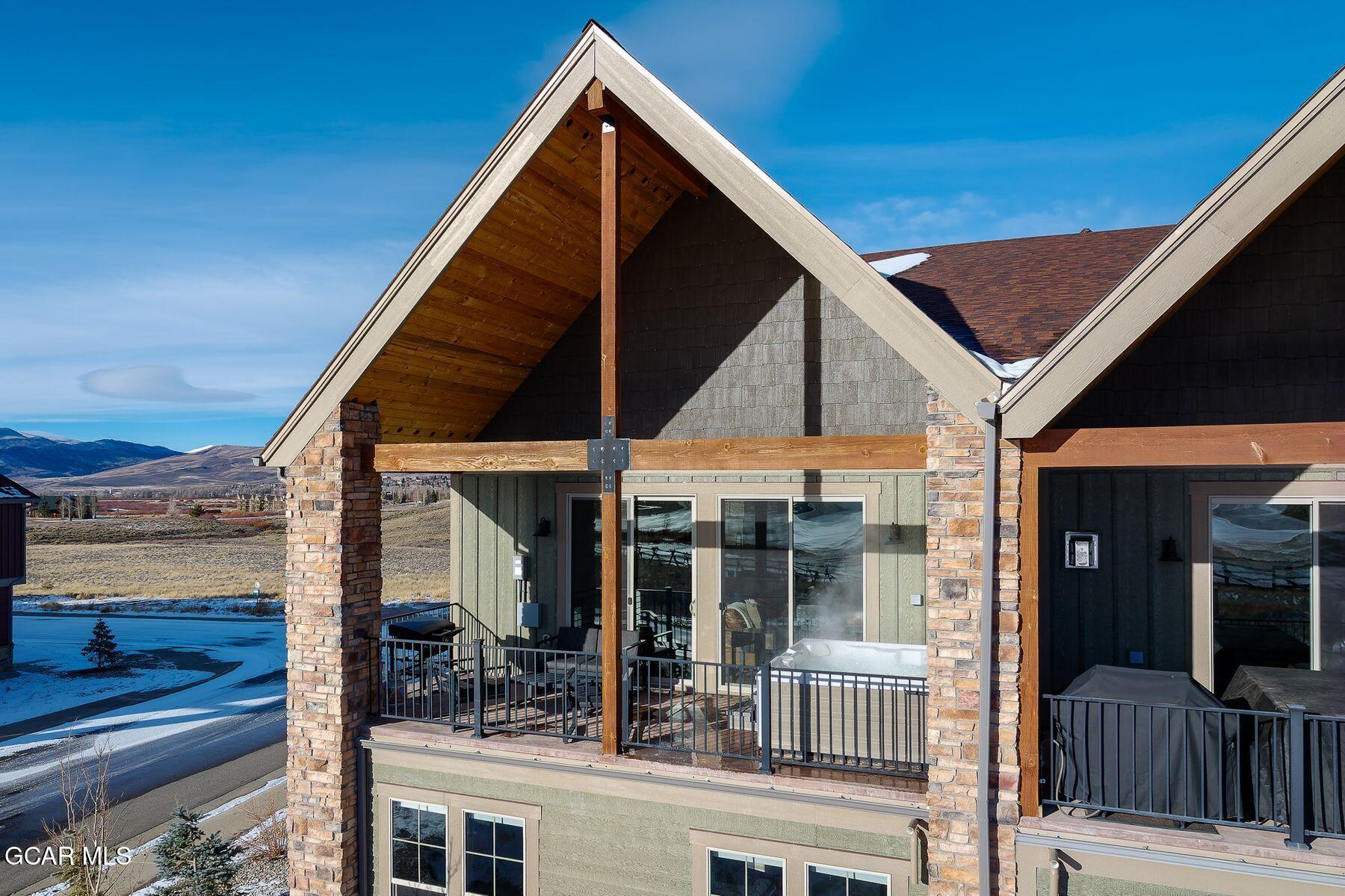 102 EAGLE RIDGE Drive