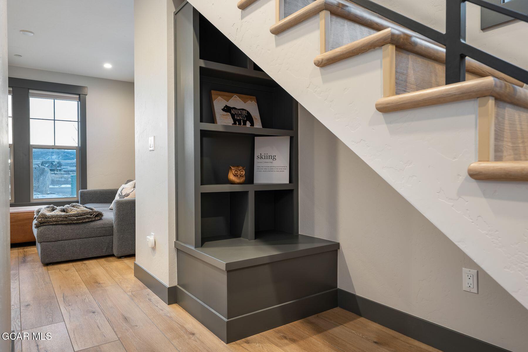 102 EAGLE RIDGE Drive