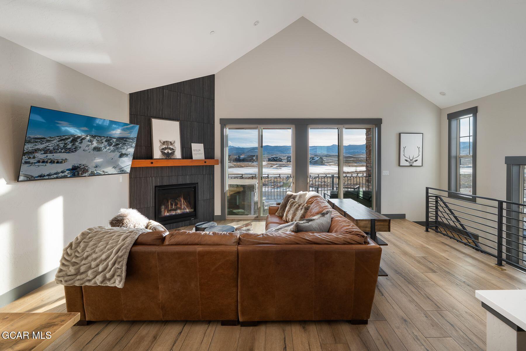 102 EAGLE RIDGE Drive