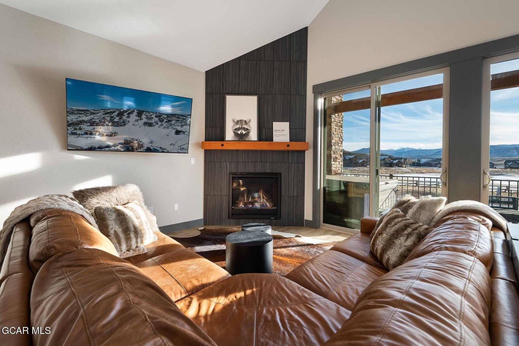 102 EAGLE RIDGE Drive