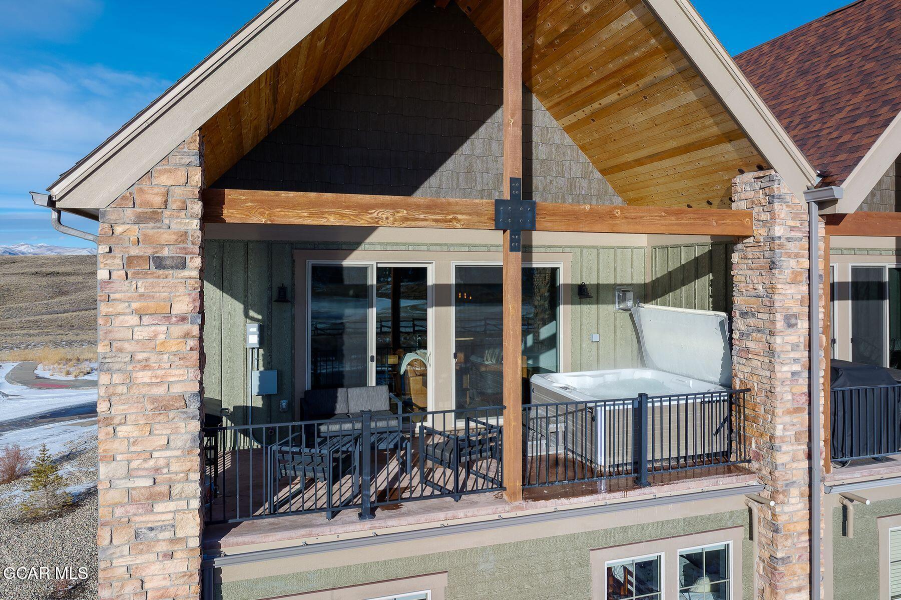 102 EAGLE RIDGE Drive