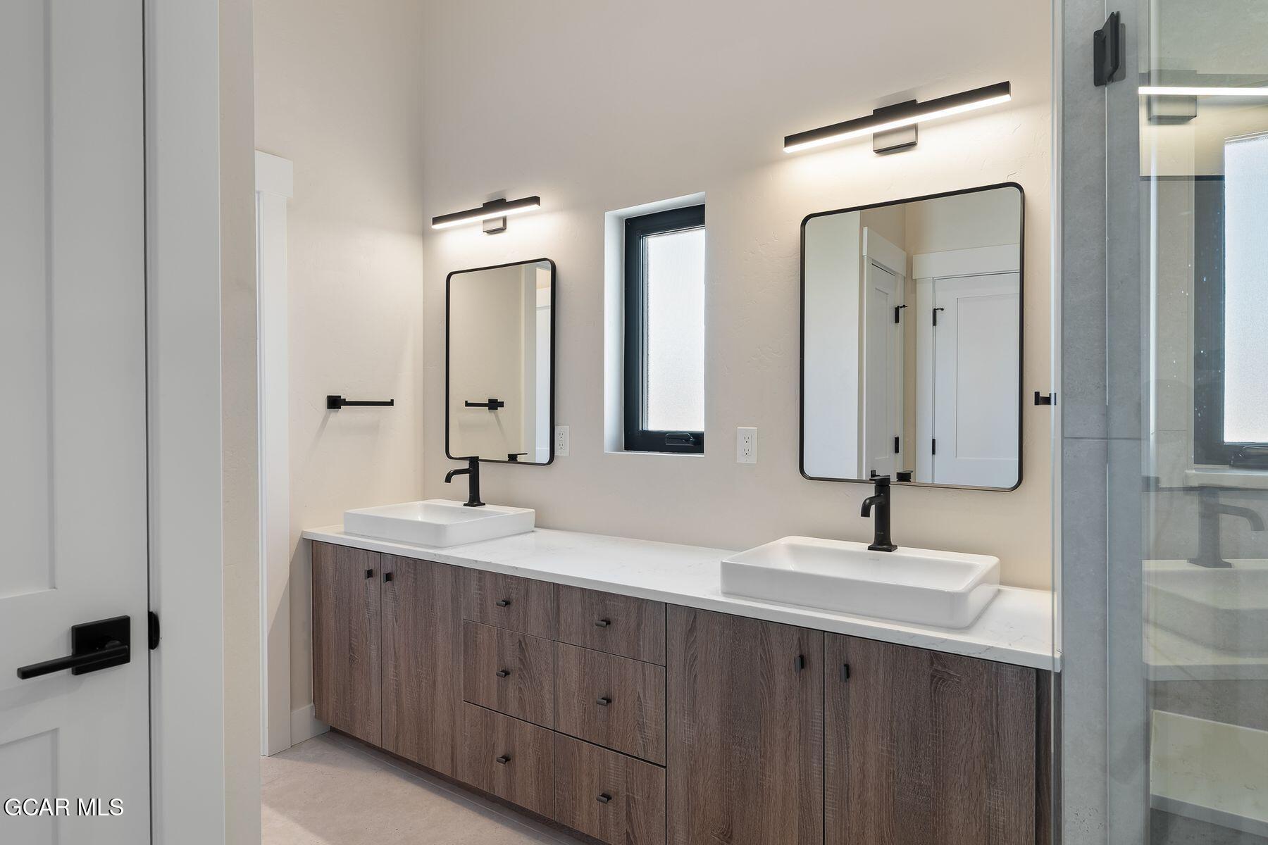 378 E Agate Avenue 3B