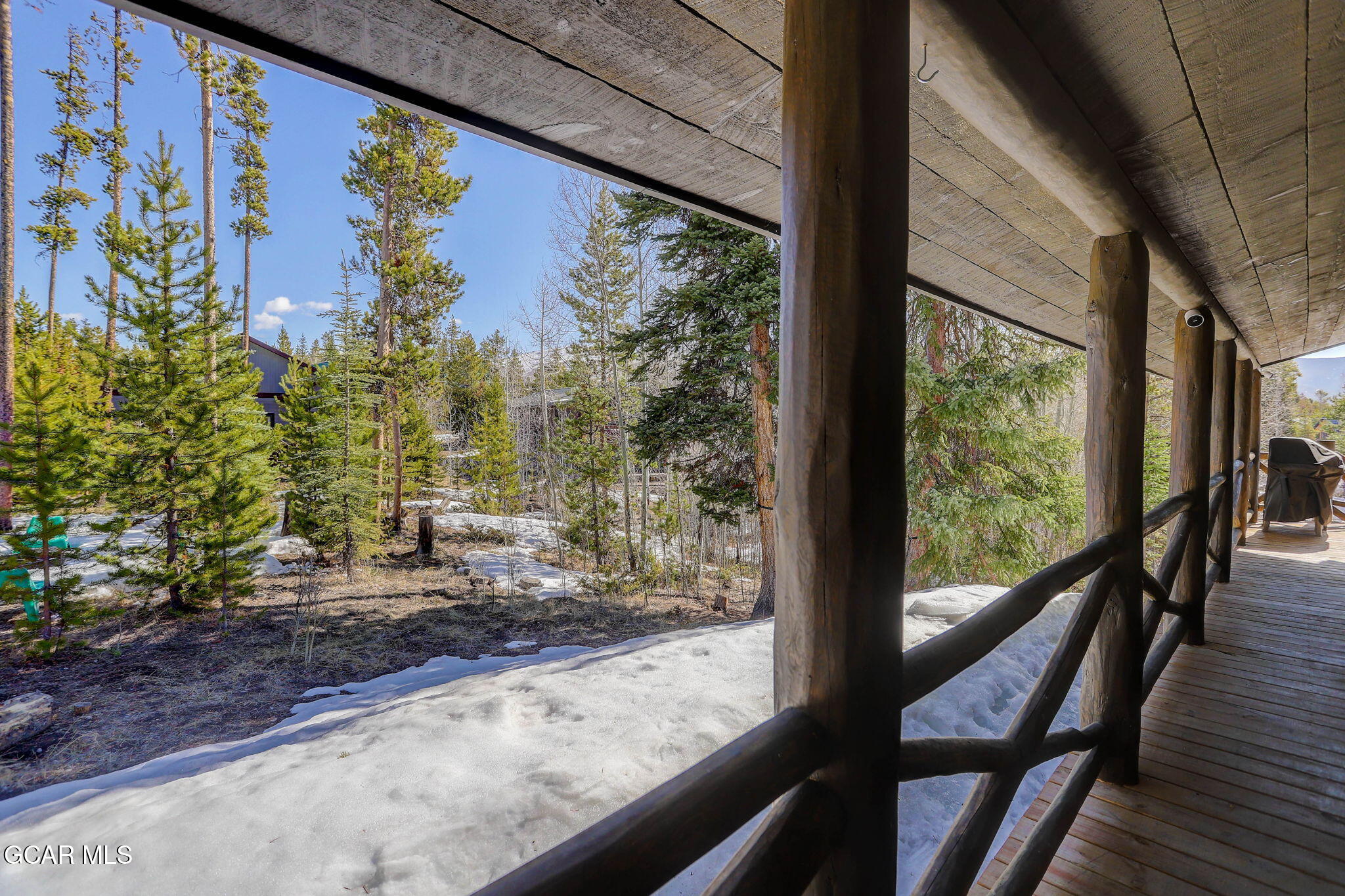 241 Kinnikinnick Road