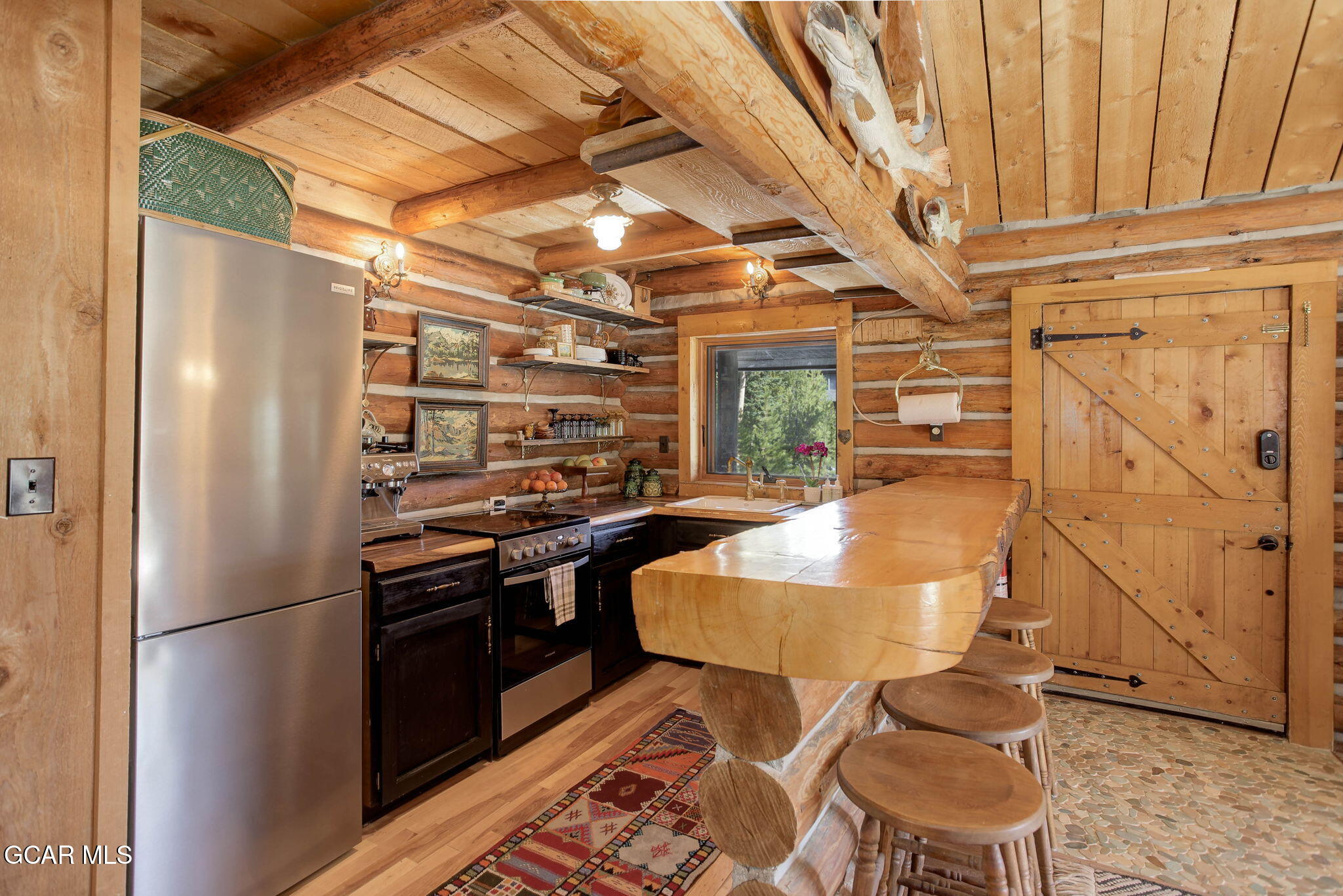 241 Kinnikinnick Road