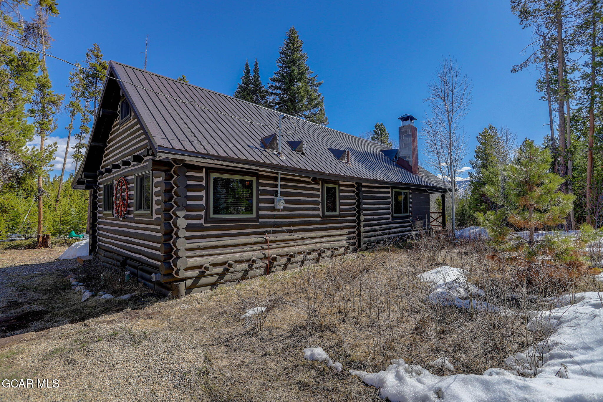 241 Kinnikinnick Road