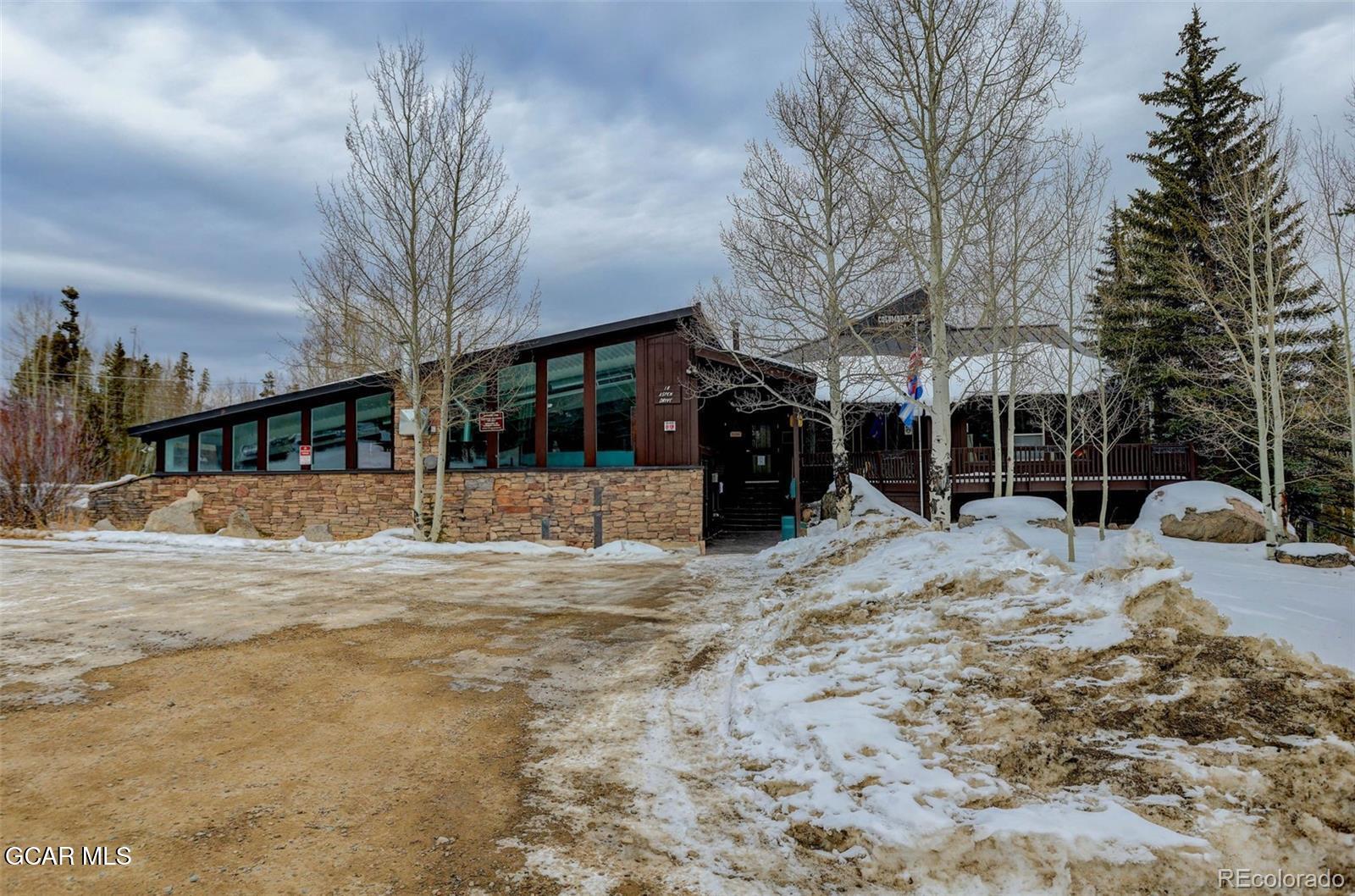 241 Kinnikinnick Road