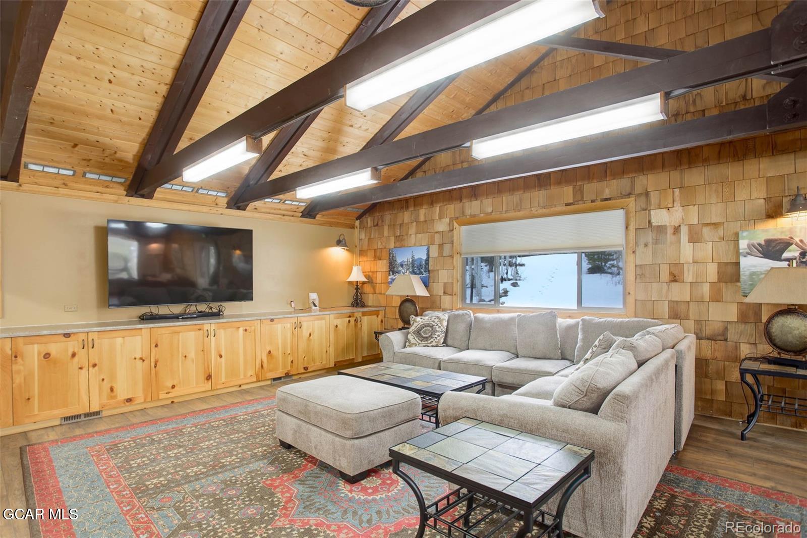 241 Kinnikinnick Road