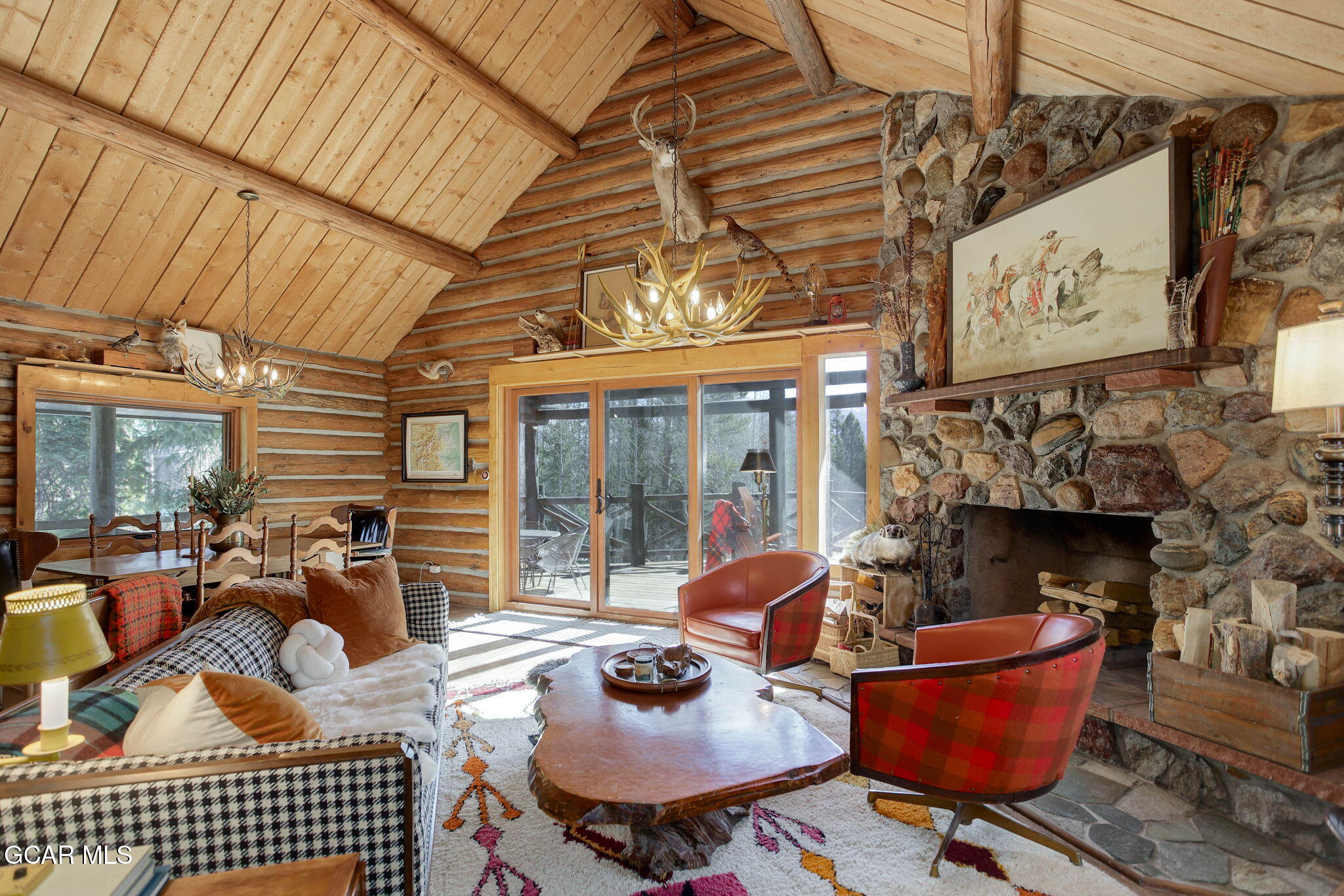 241 Kinnikinnick Road