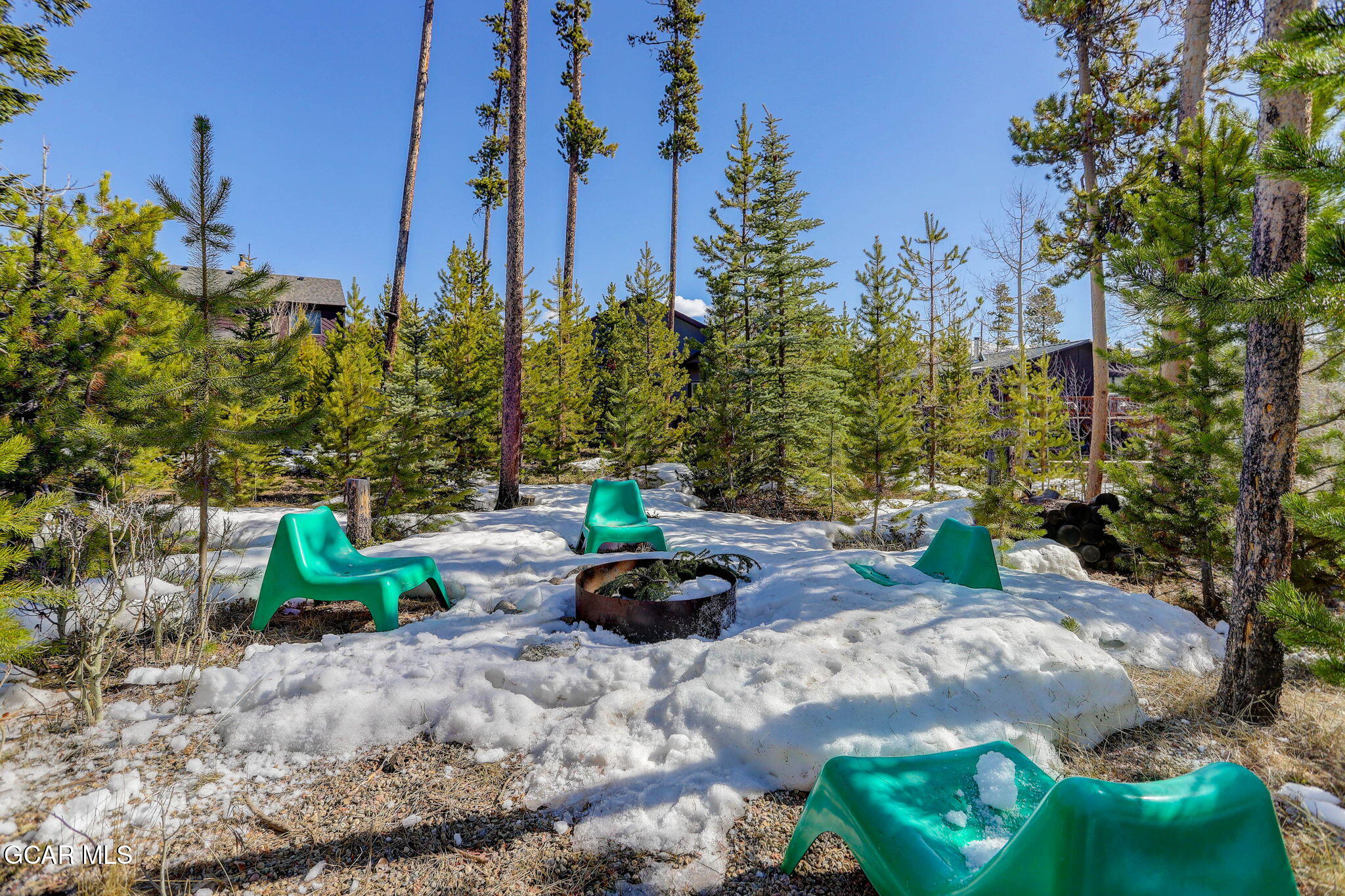 241 Kinnikinnick Road