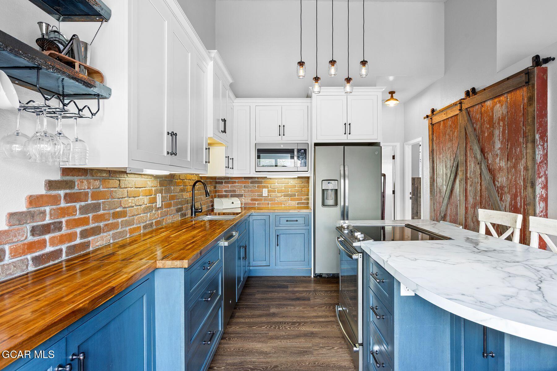 100 Bryant Boulevard 3