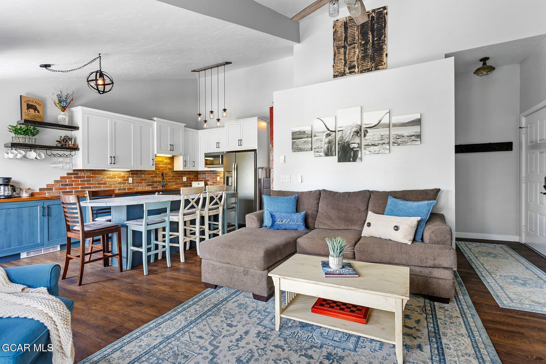 100 Bryant Boulevard 3