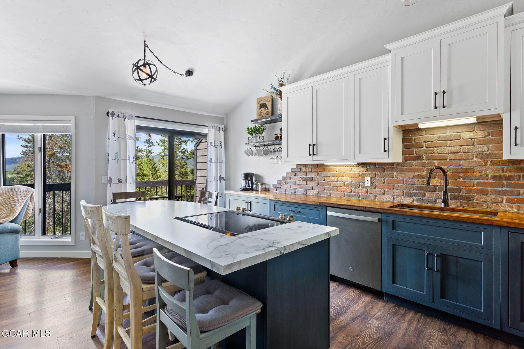 100 Bryant Boulevard 3