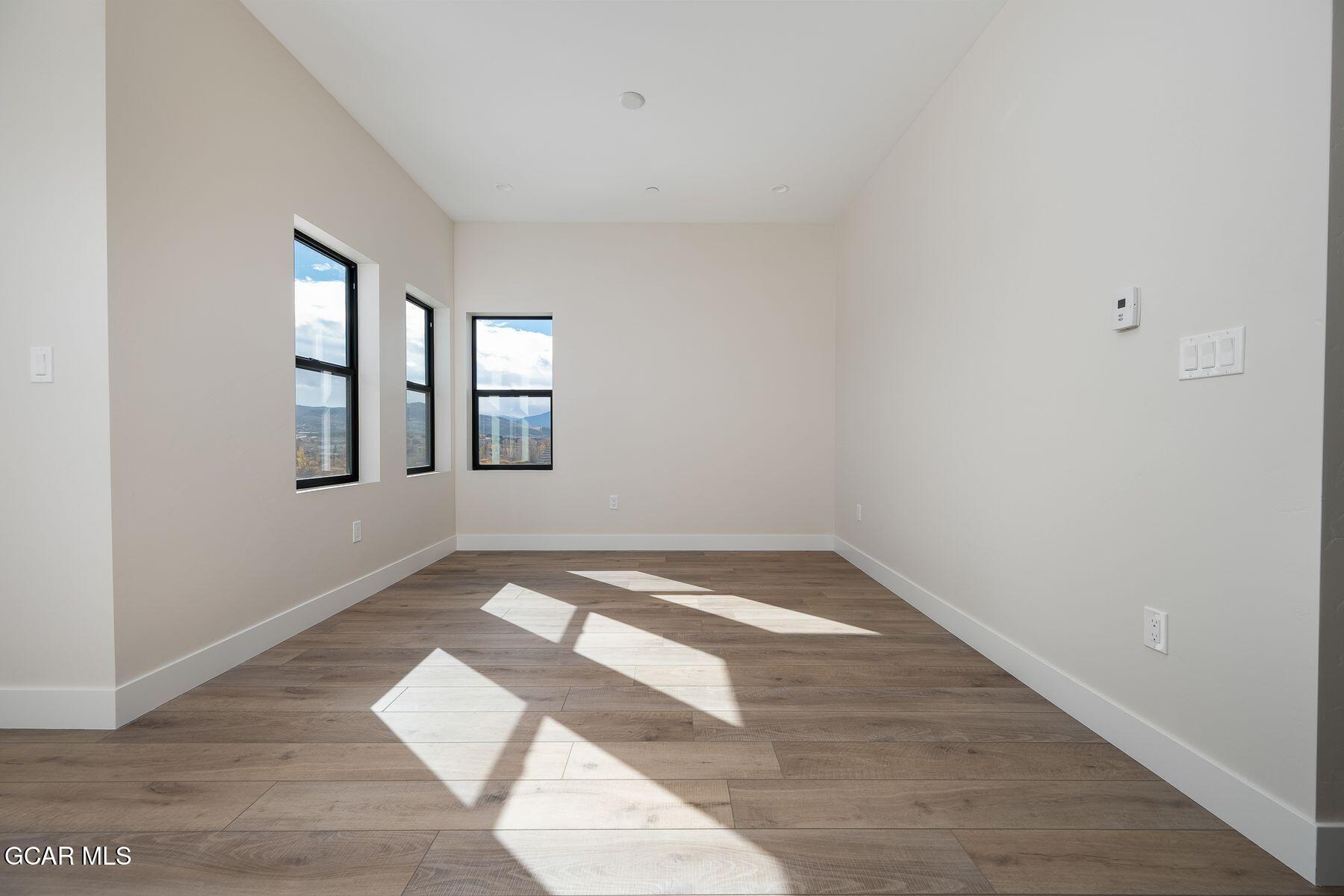 378 E Agate Avenue 4B