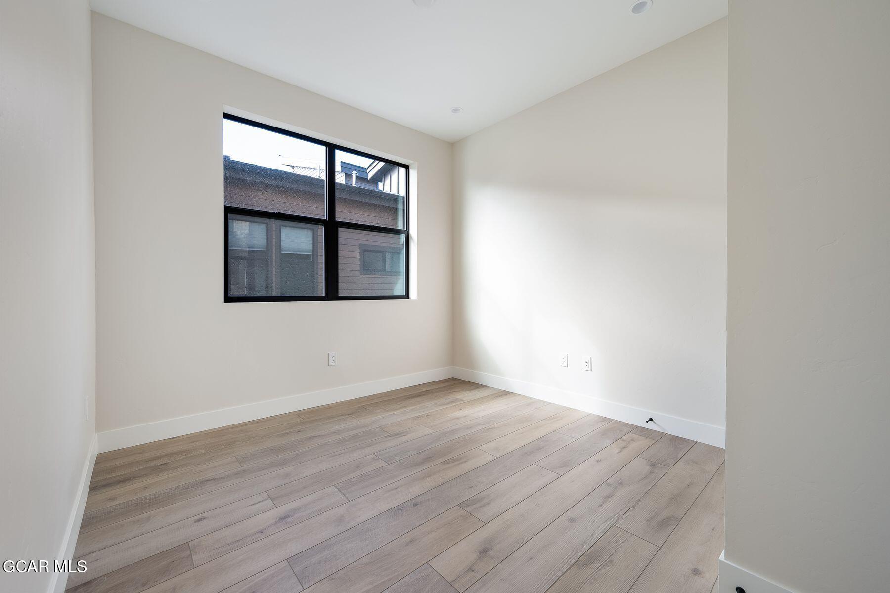 378 E Agate Avenue 4B