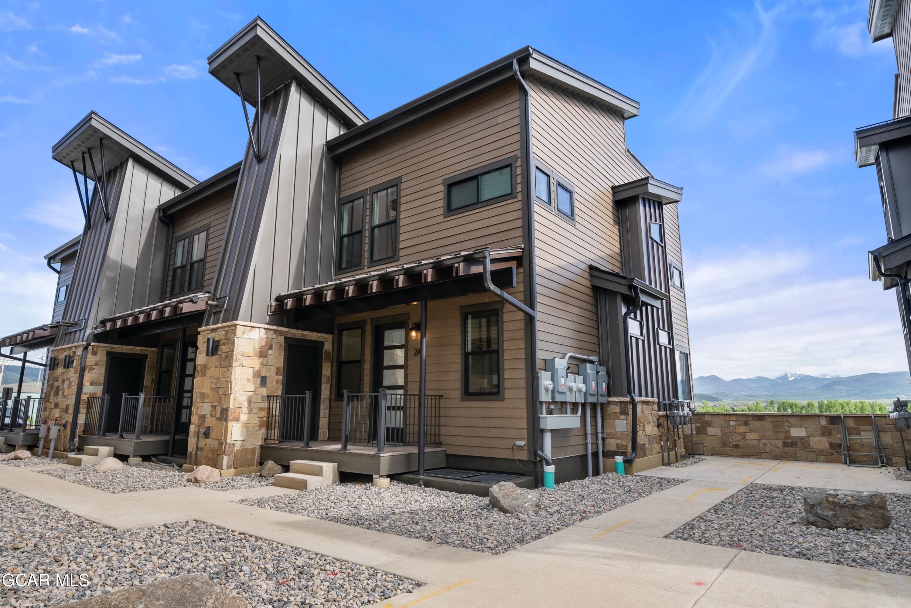 378 E AGATE Avenue 3A