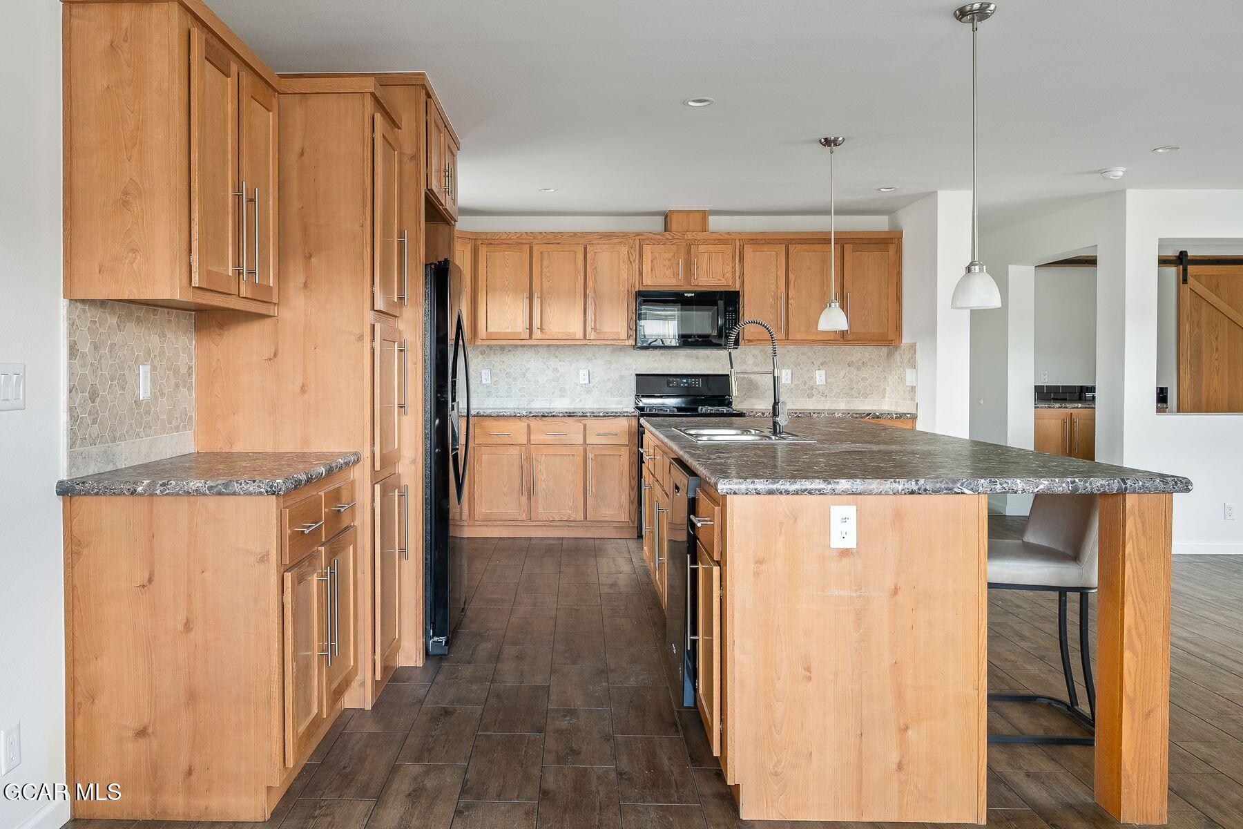 551 Summit Trail 190
