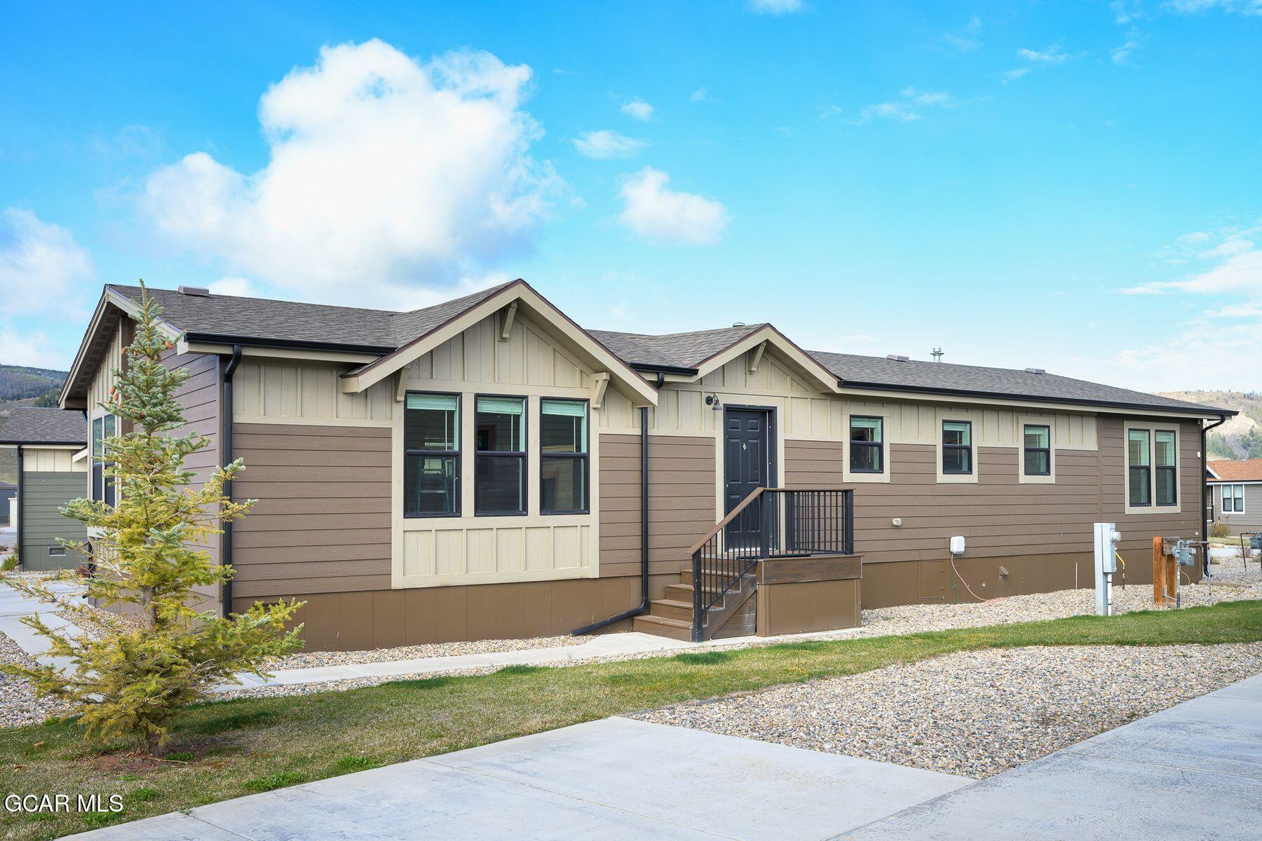 551 Summit Trail 190