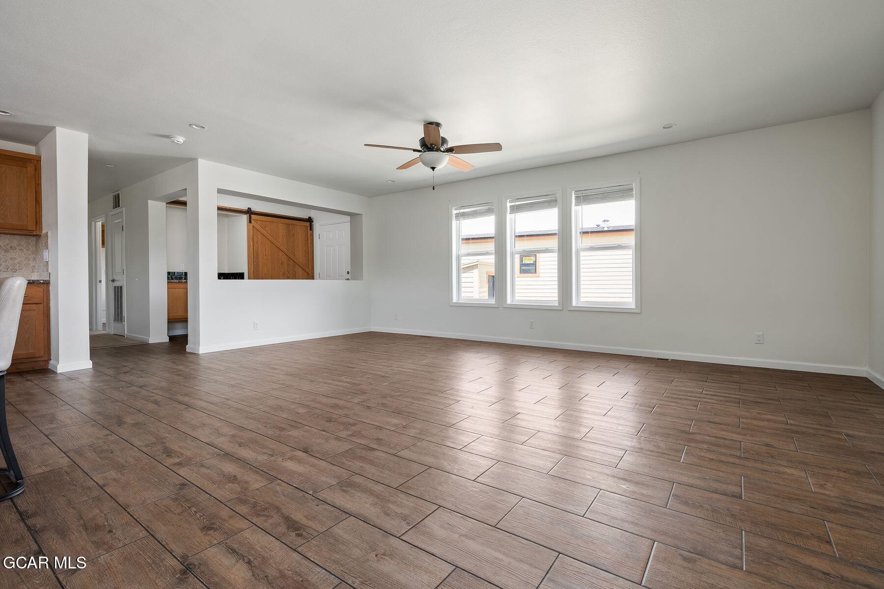 551 Summit Trail 190