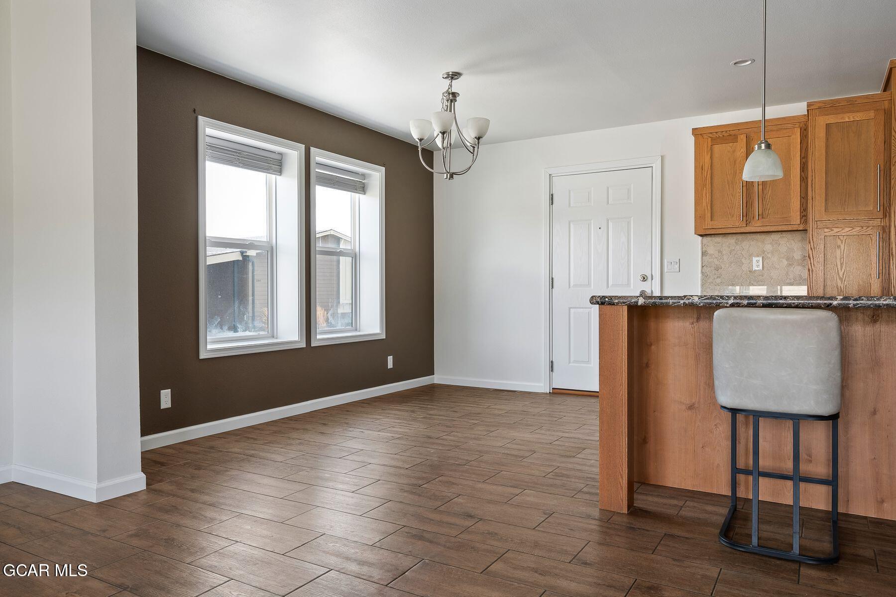 551 Summit Trail 190