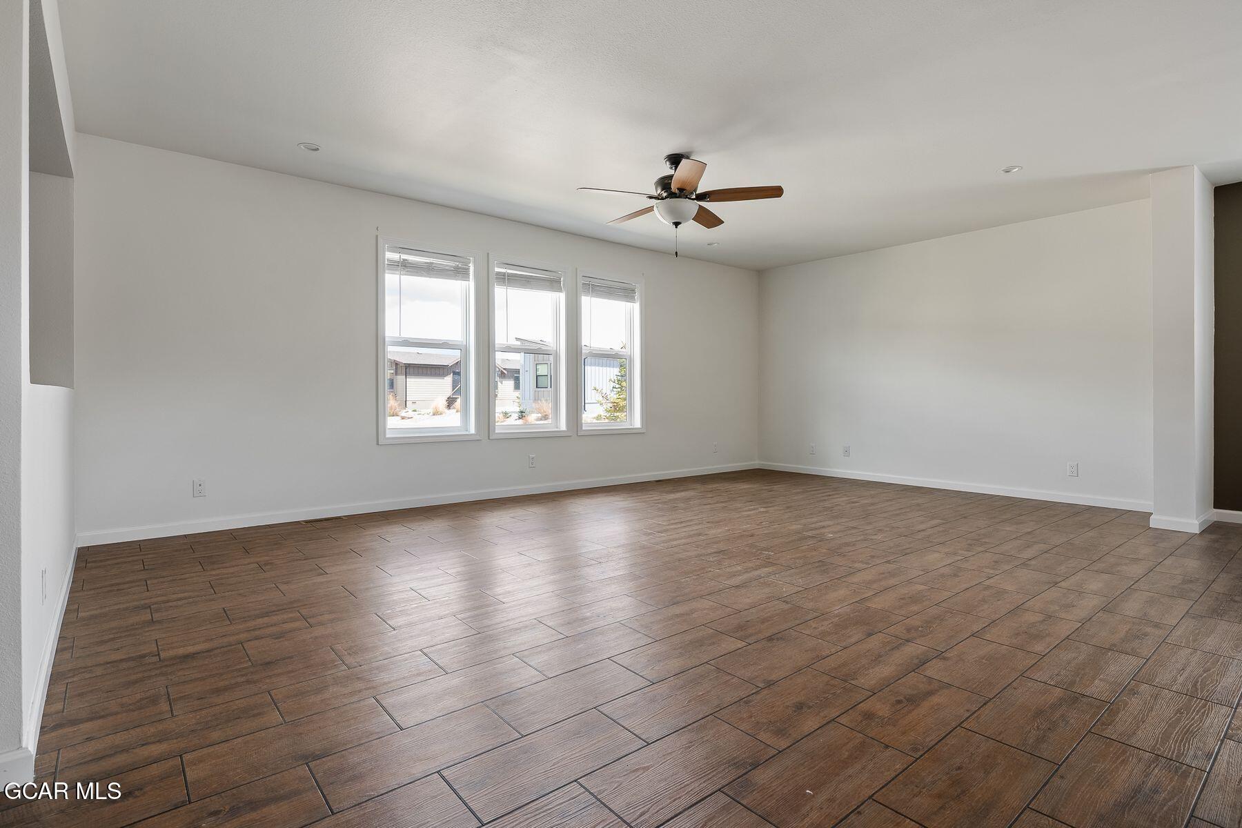 551 Summit Trail 190