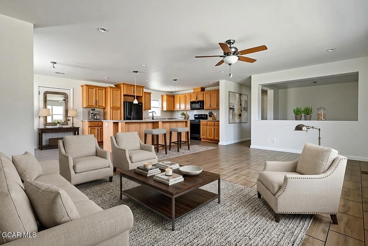 551 Summit Trail 190