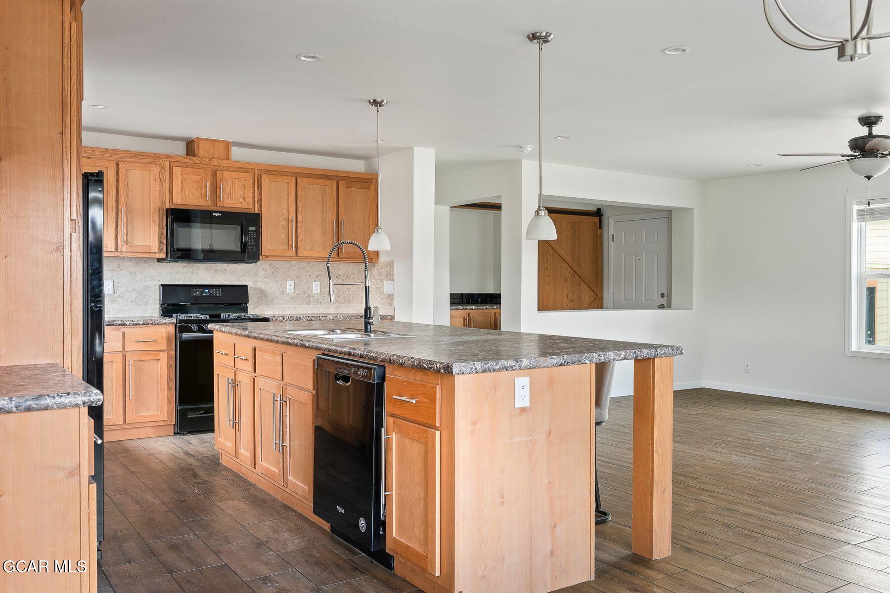 551 Summit Trail 190