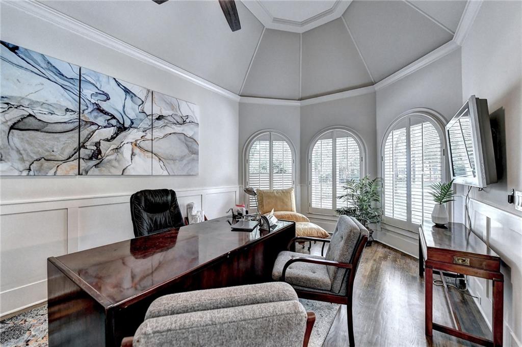 10635 N Edgewater Place