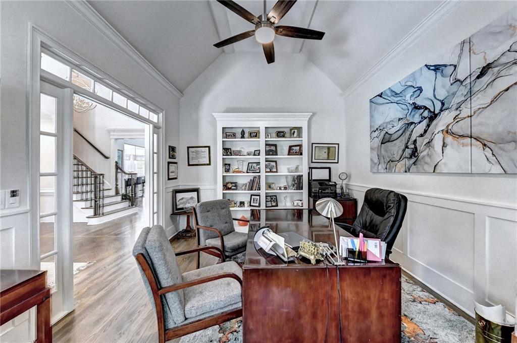 10635 N Edgewater Place