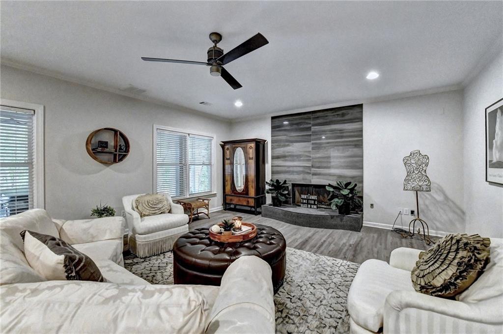 10635 N Edgewater Place