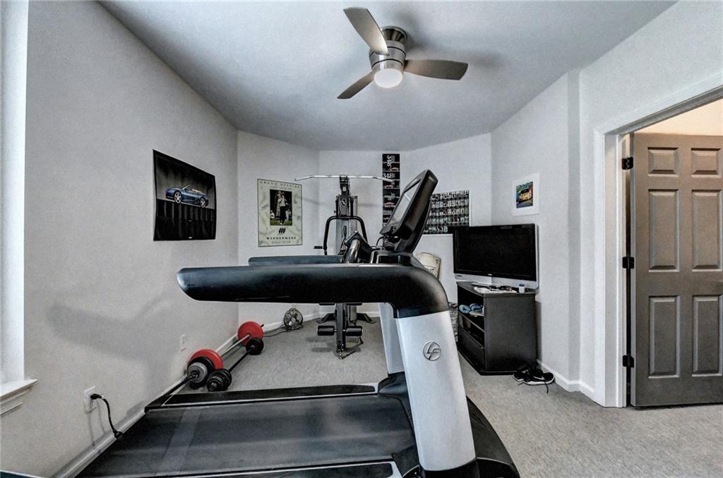 10635 N Edgewater Place