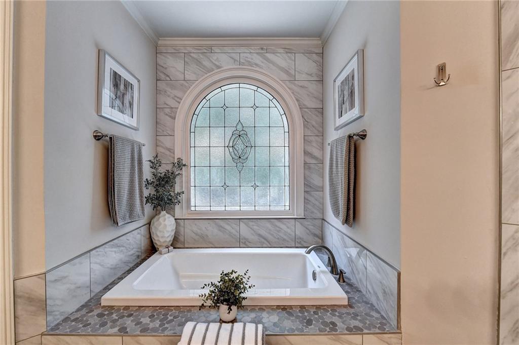 10635 N Edgewater Place