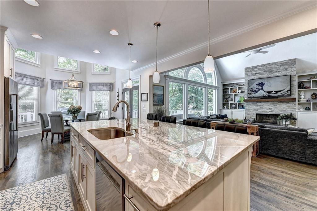 10635 N Edgewater Place