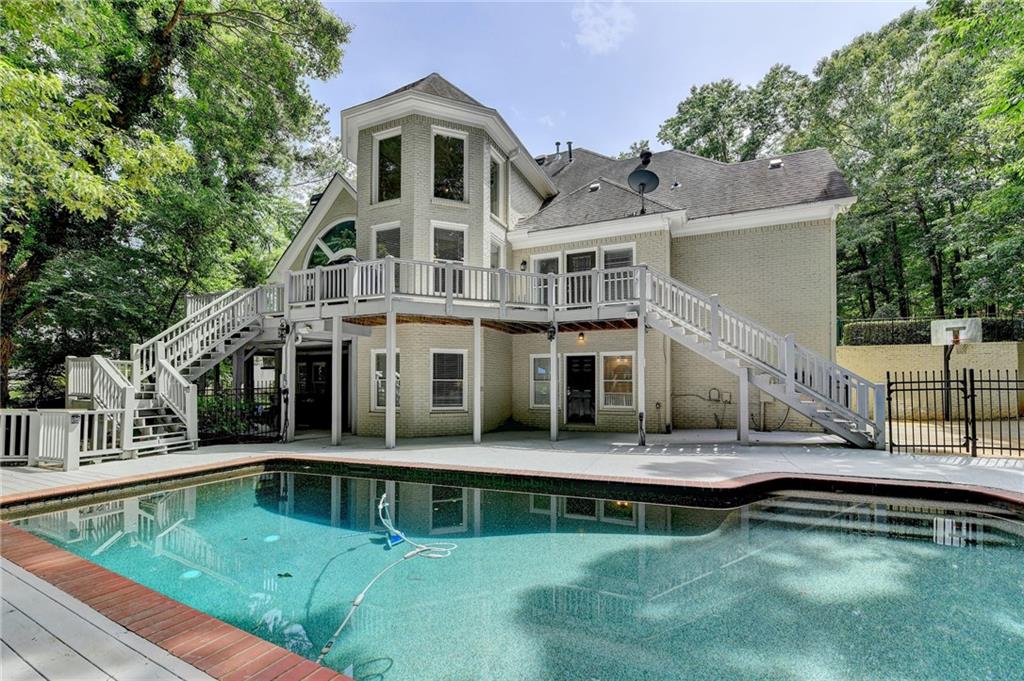 10635 N Edgewater Place