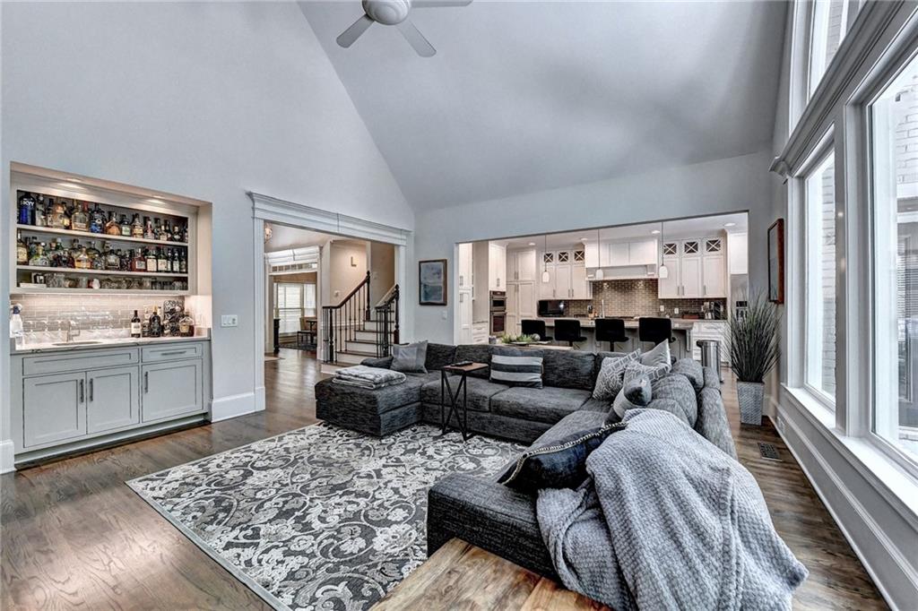 10635 N Edgewater Place