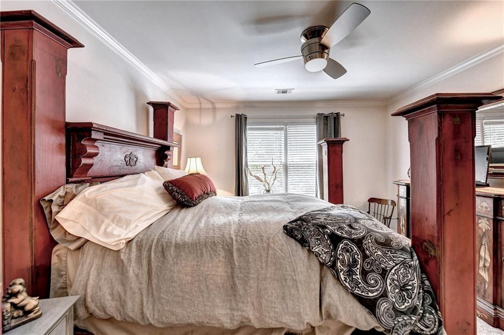 10635 N Edgewater Place