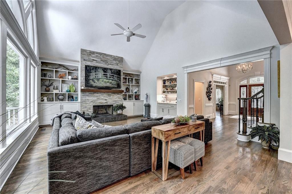 10635 N Edgewater Place