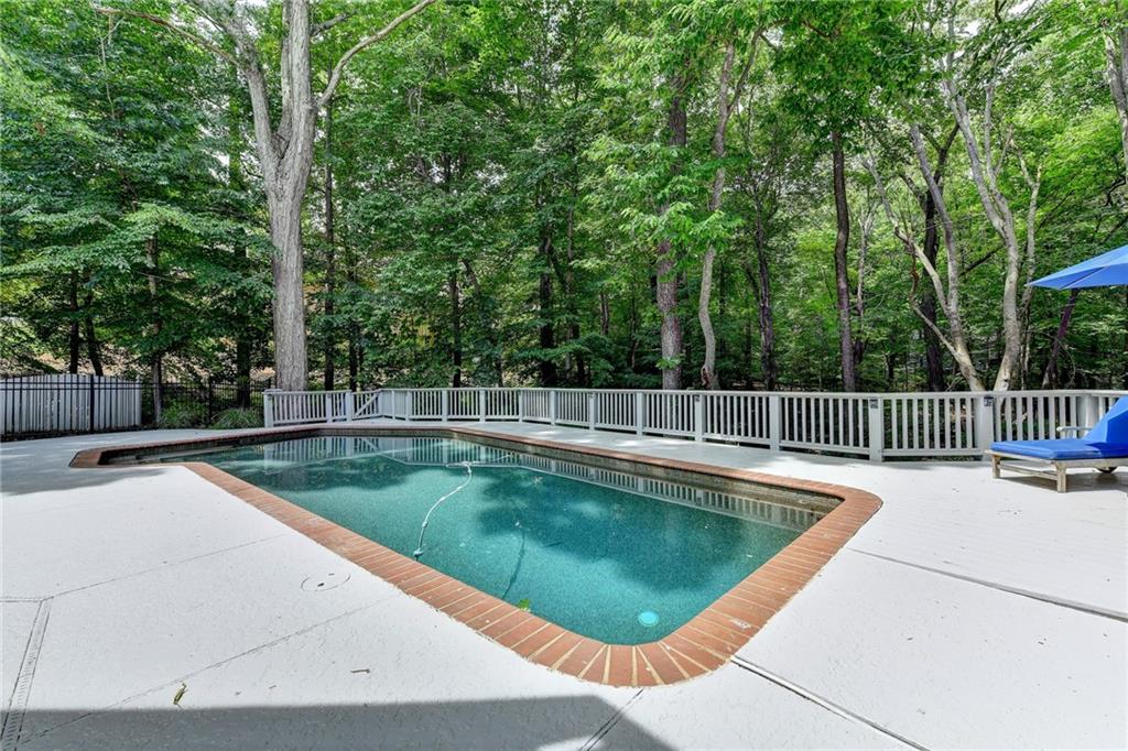 10635 N Edgewater Place