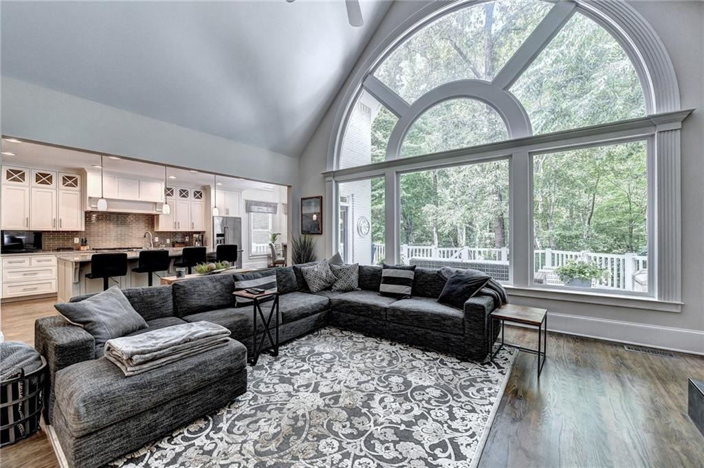 10635 N Edgewater Place